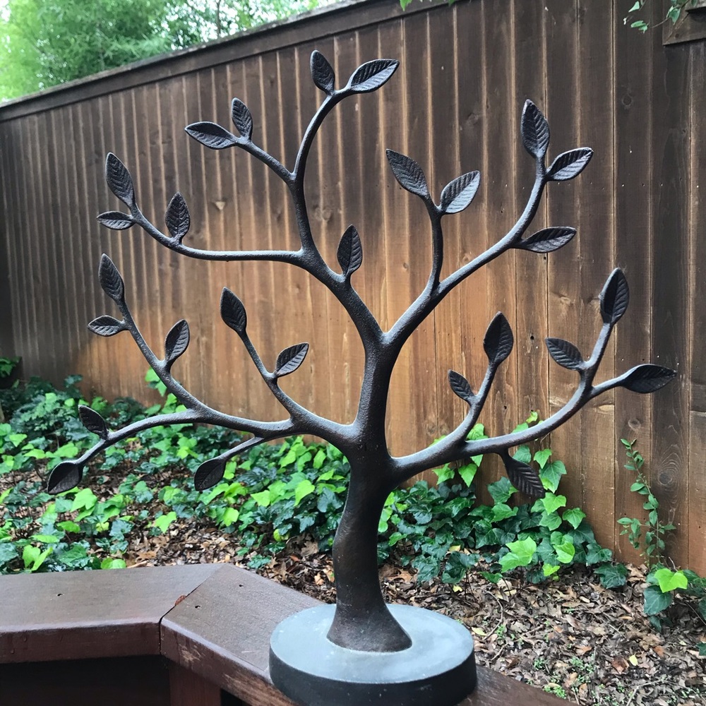 Beautiful metal tree stand- decoration